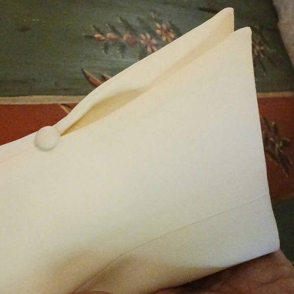 Vintage Tahari Cream Dress Size 10 80's vibe - Picture 5 of 5